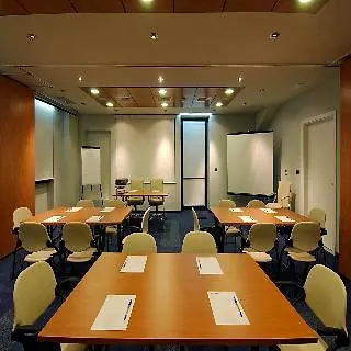 普拉瓦拉古纳索尔乌马格公寓 酒店